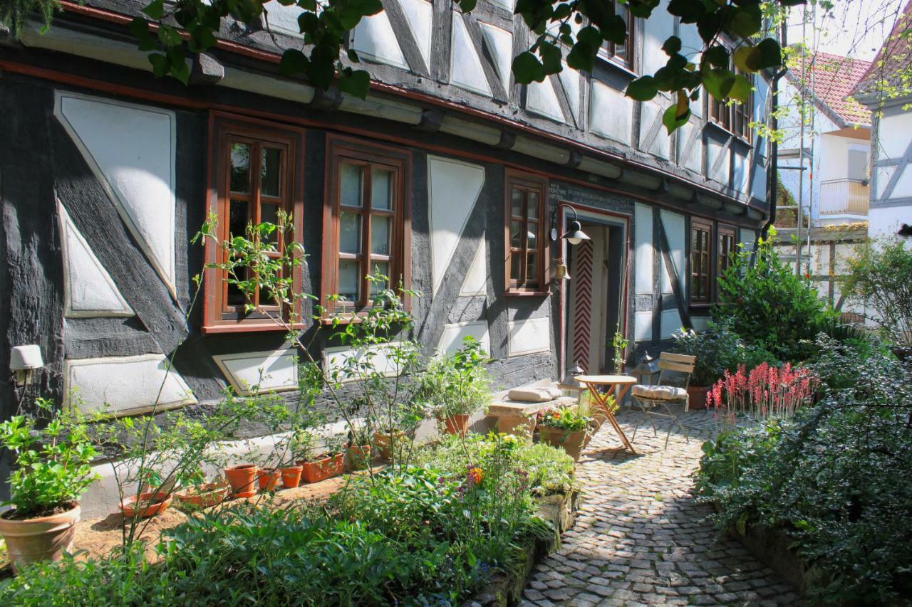 Alte Pfarre Gudensberg Apartment ภายนอก รูปภาพ