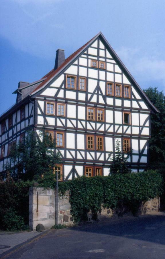 Alte Pfarre Gudensberg Apartment ภายนอก รูปภาพ