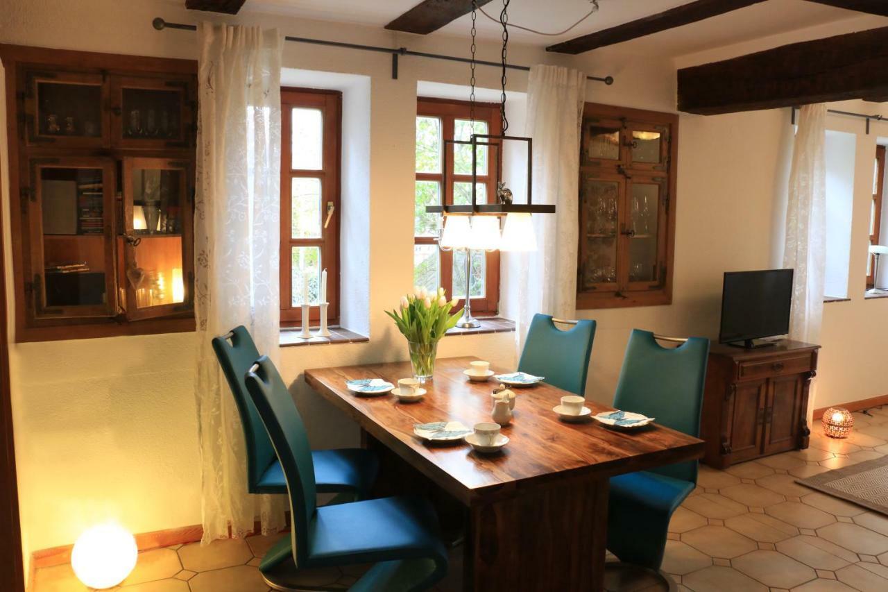 Alte Pfarre Gudensberg Apartment ภายนอก รูปภาพ
