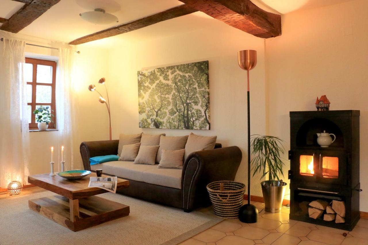 Alte Pfarre Gudensberg Apartment ภายนอก รูปภาพ