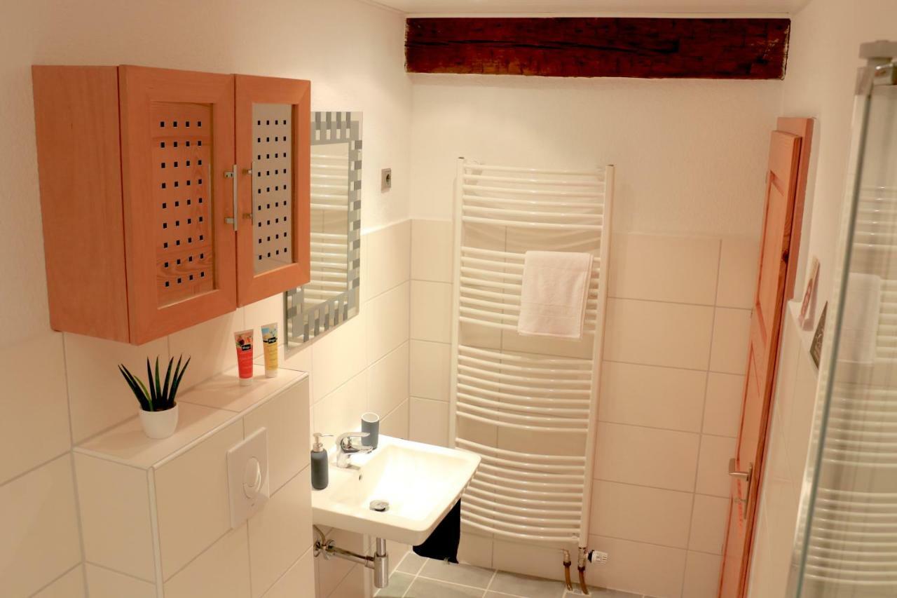 Alte Pfarre Gudensberg Apartment ภายนอก รูปภาพ
